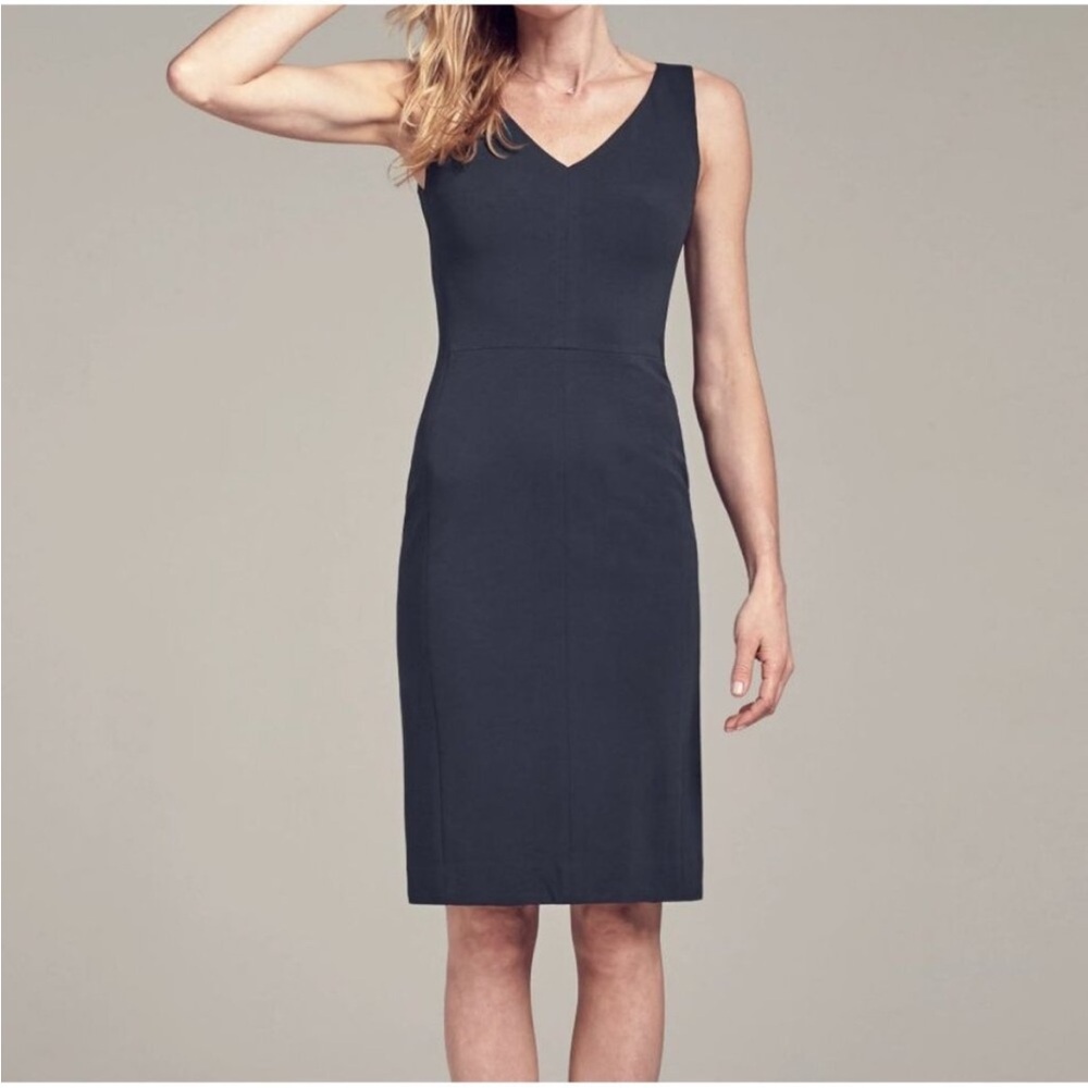 M.M. LaFleur The Rachel Dress V-Neck Midnight Blue Size 8